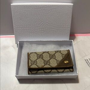 VTG Gucci Brown/Beige GG Monogram Key holder